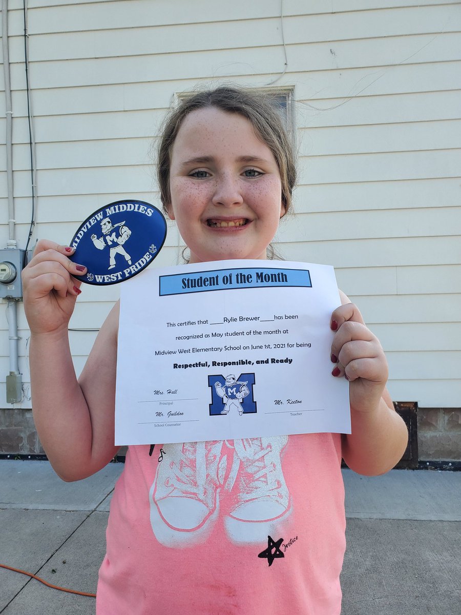 TheBrewCrew2010's tweet photo. Rylie received this today from one of her teachers @MMMNoodleSoup and principal @BethHallWEST. Thank-you so much. So proud of our girl and all her hard work this year. #wearemidview https://t.co/aoIWFdmIae