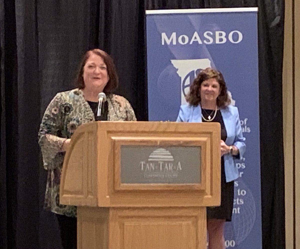 A pleasure to attend the MoASBO awards luncheon and see Carol Embree, SPS Deputy Superintendent of Operations receive the 2021 MoASBO School Business Officer of the Year award. A well deserved recognition for Carol - Congrats!