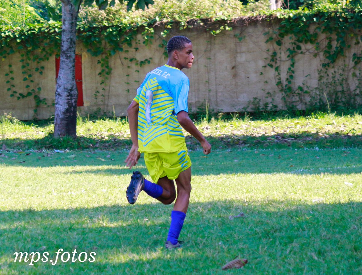 carre_05's tweet photo. Só agradecer a Deus por tudo💙💛🙏⚽💪 https://t.co/GVo0NyENZ8