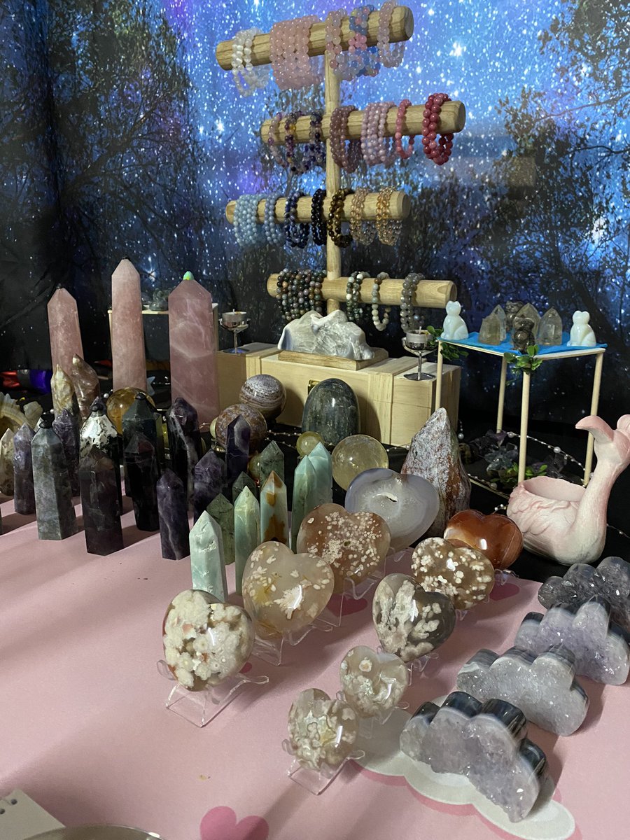 hrvyquinn's tweet photo. I don’t have a live coming up for these pieces, but I put them on my table habitually 🥲 https://t.co/xEfWVvIyM7