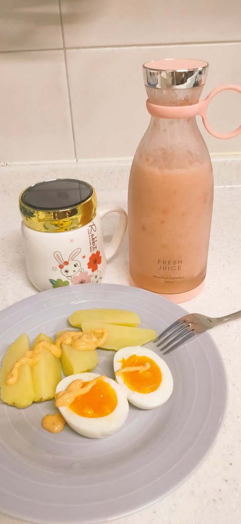 tinijohandi's tweet photo. I'm healthy breakfast this morning... Bismillah https://t.co/mgcyjZHrwK