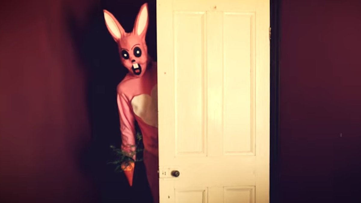 DreadCentral's tweet photo. The bizarre trailer for the upcoming horror/sci-fi flick HIGH STRANGENESS is likely the craziest thing you'll see all week! - https://t.co/pDeu4xYsD6 https://t.co/l5jOarzqK5