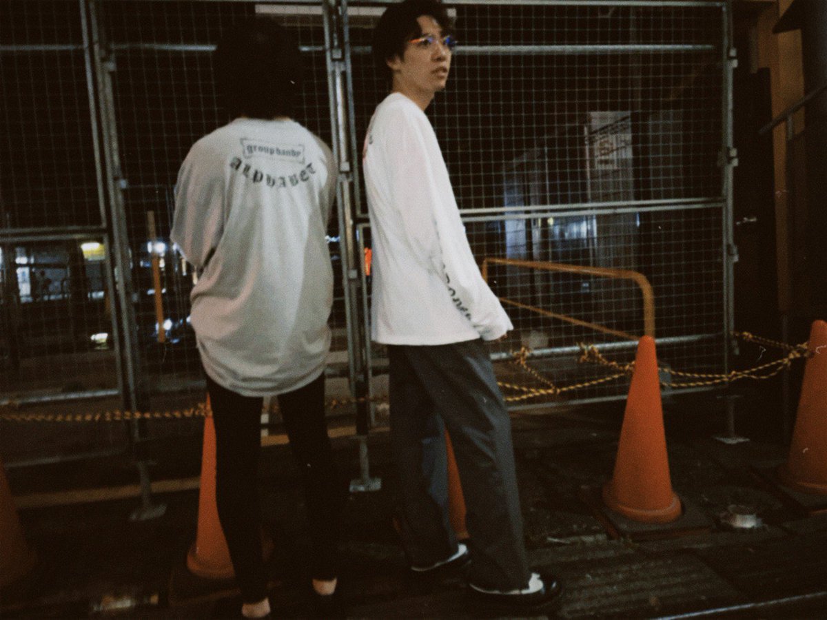 cocoa_gd's tweet image. 🔥ALPHABETグランドオープン企画🔥

ALPHABETオリジナルロンＴ
作りました！！

GLAY・WHITEの2色展開🎶

オリシャン1本でロンＴプレゼント☕️

(｡･ω´･｡)ﾄﾞﾔｯ🍾。。。ww

モデル(Shota)(麻倉 葉)
#ALPHABET
#ABgd