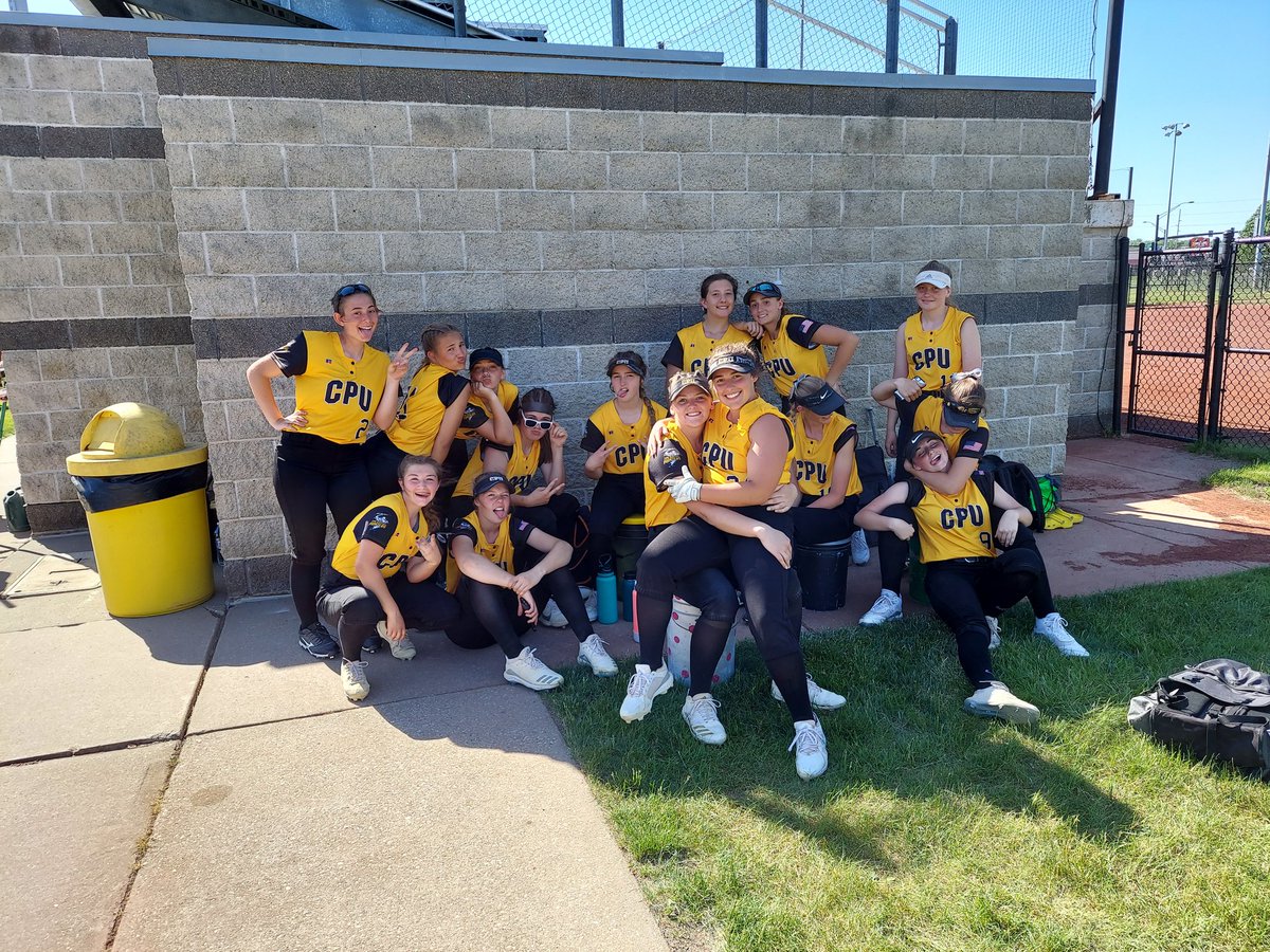 cjeilers's tweet photo. Final: @CpuSoftball 8, Davenport West 5. Time runs out as Stormin Pointers split the day 1-1. They'll be back tomorrow vs Muscatine and Mid-Prairie #iahssb https://t.co/P5SajSE1We