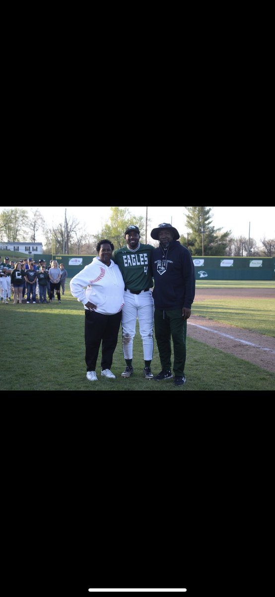 Coach Davis tweet media