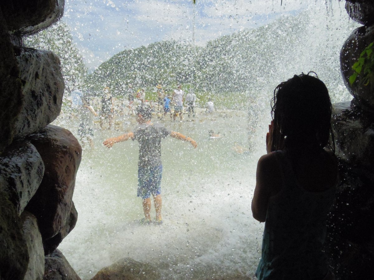 QlipJapan's tweet photo. The #OjiragawaEntei (Dam) is a great place to play in the summer.
You can play in the limpid Ojiragawa River that flows out of Mt. Kaikomagatake of South Alps. The 10-meter-long water slide is sure to please the kids!
#yamanashi
https://t.co/17OBmEZN0I
#trip #travel #japan https://t.co/eLU6F1KVLt