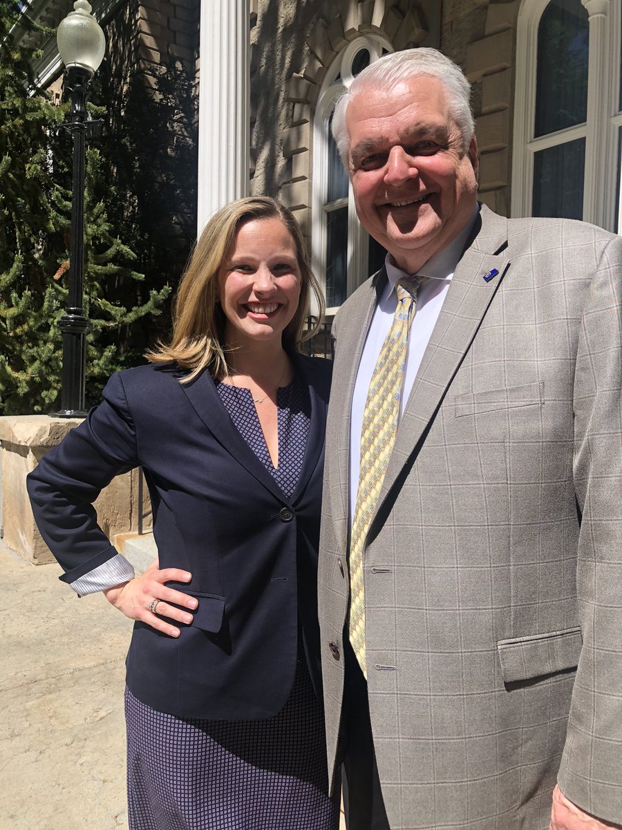 gallo_hunter's tweet photo. Honored to be with @GovSisolak today and @JillTolles for the signing of #AB374 and #SB390 that will create a dedicated fund for opioid settlement $ and state SUD working group in NV @ShatterproofHQ https://t.co/wLNFFNQkt4
