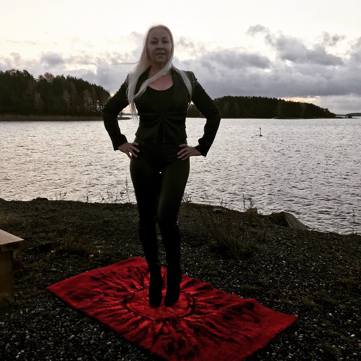 SatuSoderstrom's tweet photo. “If you’re changing the world, you’re working on important things. You’re excited to get up in the morning.” #sunrise  #dalsbruk #kimito https://t.co/m8Zs7XHXYv