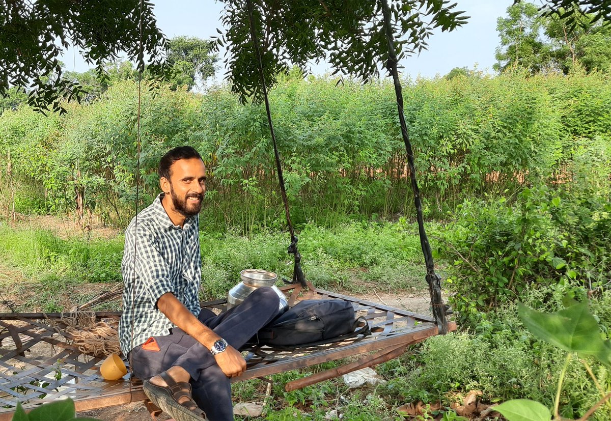 singhrahul213's tweet photo. साल में 2 बार होने वाली गिरदावरी को पटवारी अपने बस्ते में खसरा, नक्शा, के साथ 2 रोटी रखता है या खाली पेट ही करता है, वो भी समय में
सरकार यदि ��्रांसफर पालिसी से हम सबको अपने गृह जिले भेज देगी, तो समय पर रोटी का बंदोबस्त हो जाएगा।
@ChouhanShivraj @GSRajput_18 #mppatwarisangh https://t.co/d8exXVJULz