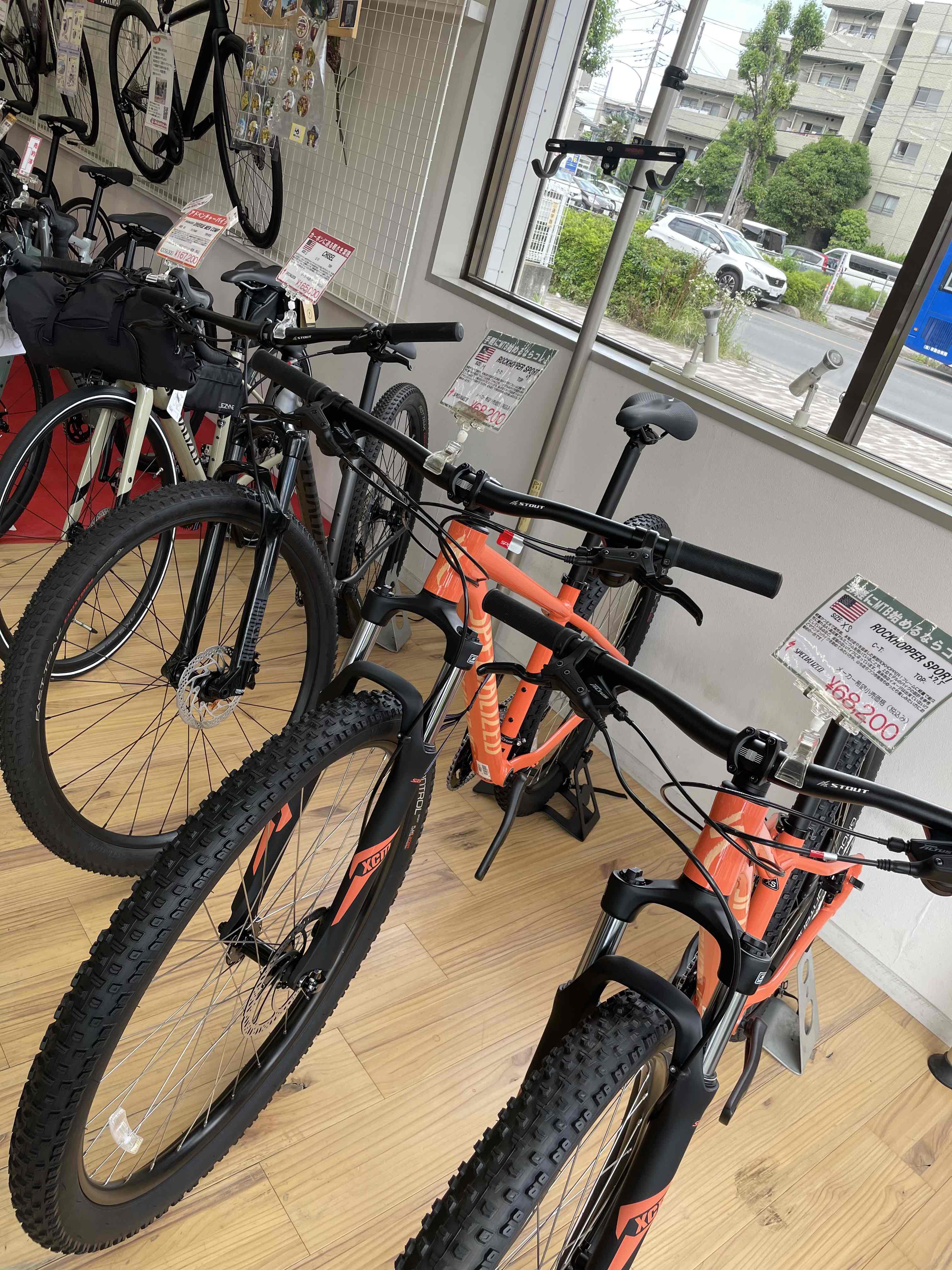 スポーツバイクファクトリーふじみ野スズキ Mtb グラベル在庫ございます 荒れた路面や山道を走ることで 自転車を前に進める力が養われロスの無い走り方やとっさの時のバイク コントロール向上にも一役買います ロードしか乗らない という方にも違った