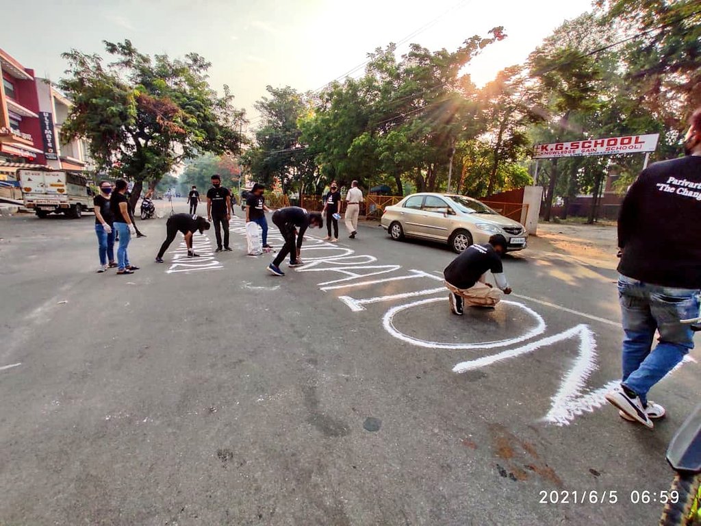 parivartantheng's tweet photo. June 05, 2021, This is our moment, because we cannot turn back into time, but we can work somehow to restore it. Only we can make peace with nature as we are the #GenerationRestoration Greetings on #WorldEnvironmentDay through the glimpses of today's #StreetArtart.
@UNEP @moefcc https://t.co/zaXMhHgRoS