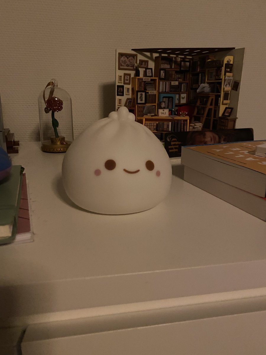 honeydewtown's tweet photo. y’all need to check out this extremely useless thing i got today https://t.co/aty46EWbD4