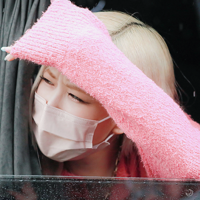 blackblinkedits's tweet photo. ROSE PARK CHAEYOUNG ROSÉ
⭐ Rosé Pack / layout / icon a thread - abro hilo
⭐(c) to the owner
⭐Like if use/save <3 (PARA VER LAS IMAGENES ABRE EL HILO) #Parkchaeyoung #rose #blackpink #Rose2ndwin #ROSÉ #ROSEONTHEGROUND #Roseanne #Rose1stWin #rosesolo https://t.co/ZkCaamn3Ig