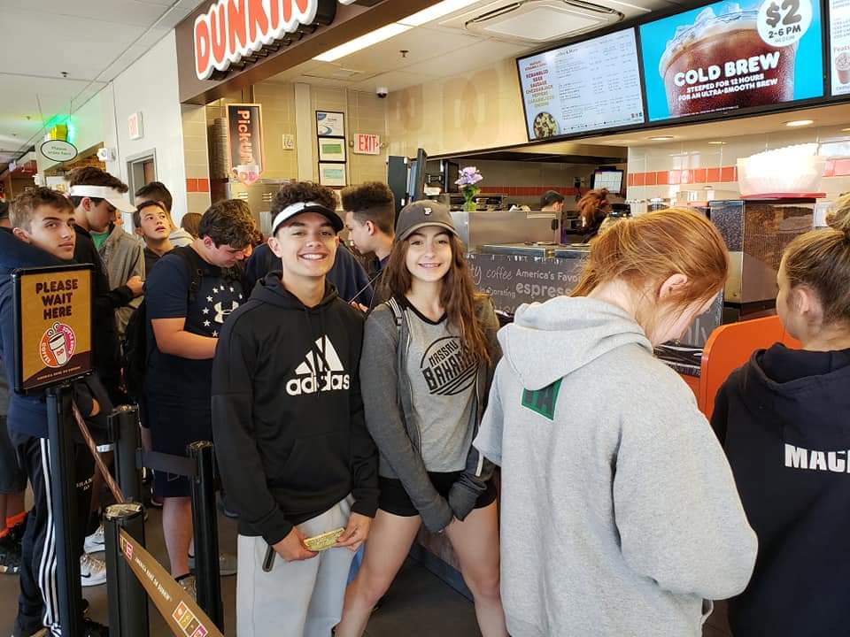 DrWhalen3's tweet photo. #Throwback June 4, 2019...
#HMSDCTrip
#SeekonkHS #Classof2023 https://t.co/BQ01PiIZwe