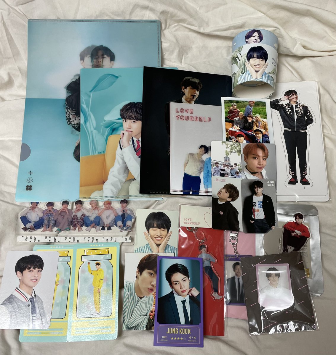 moamy_01's tweet photo. bts 買取

譲）写真のグッズ

求）買取

早急にお譲り先探しています！！
レート考慮された上でぜひお気軽にリプかDMください🙌🏻

ジョングク テヒョン ジミン ナムジュン ソクジン ユンギ ホソク 防弾少年団 https://t.co/AEvSjUL3WI