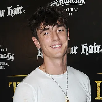 greedymotivez's tweet photo. name someone hotter than bryce hall, you can't https://t.co/7vBf9dptDB