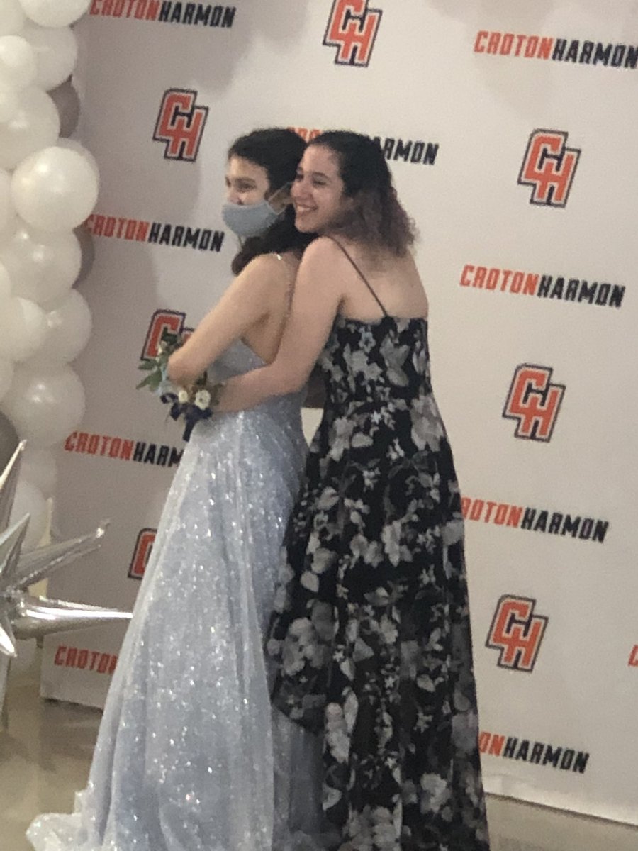 CrotonHS's tweet image. CHHS Class of 2021 post-prom red carpet event!  We had a blast celebrating with you today! 🐯🐯🐯