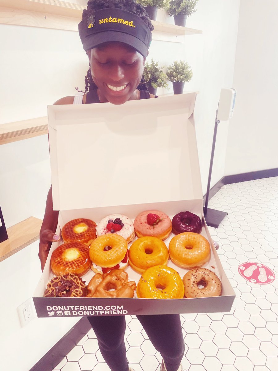 Celebrating my 6 month Veganversary with vegan donuts 🍩✨ #vegan #HappyNationalDonutDay