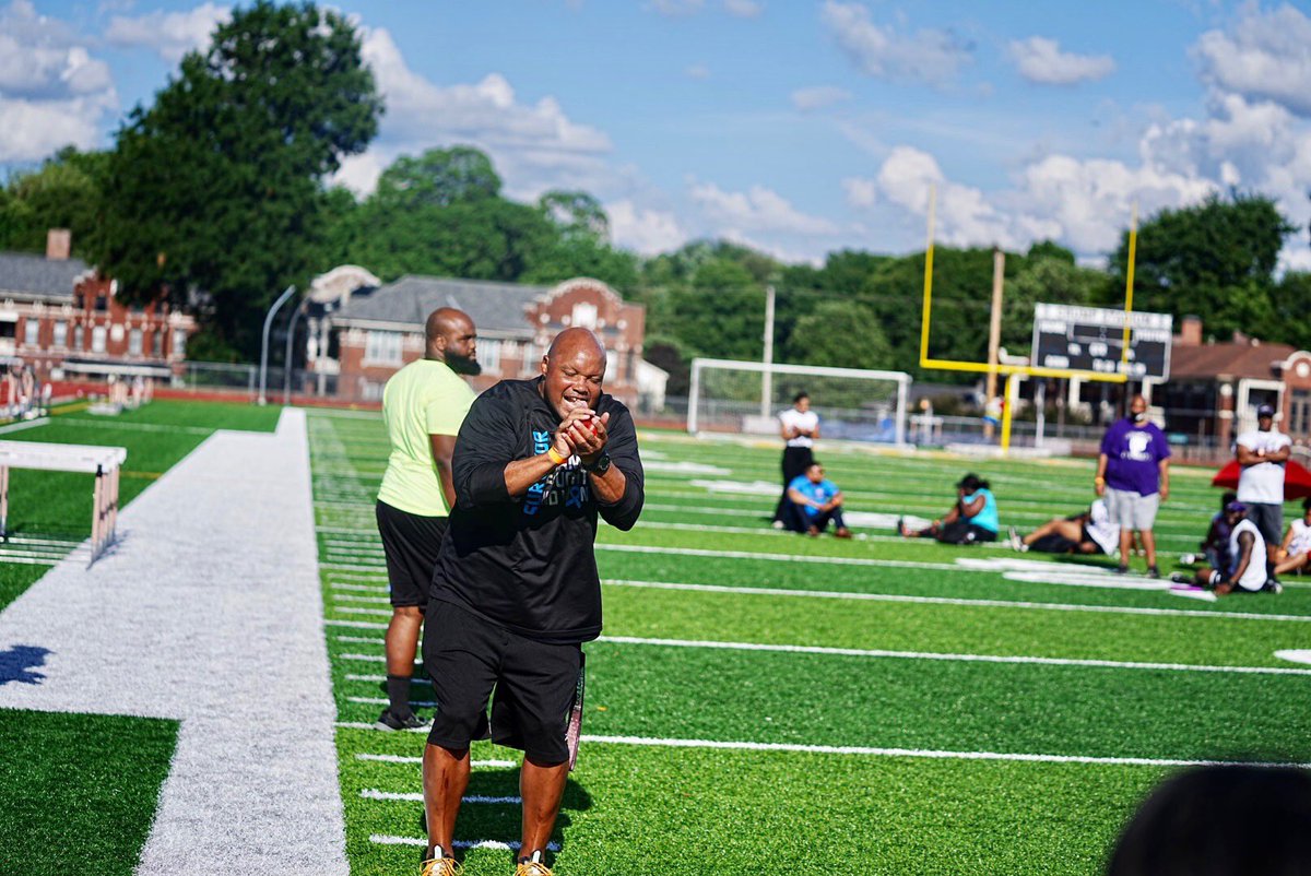 SCSSuptRay's tweet photo. We closed out the 2021 #SCSGames with a whole lot of muscle๐ช๐ฝ! The competition between our schools and business partners was fierce on the field!
Competition is a huge driver of motivation, accountability, performance, and innovation!
โค๏ธ๐๐ https://t.co/Uffa5DynvZ