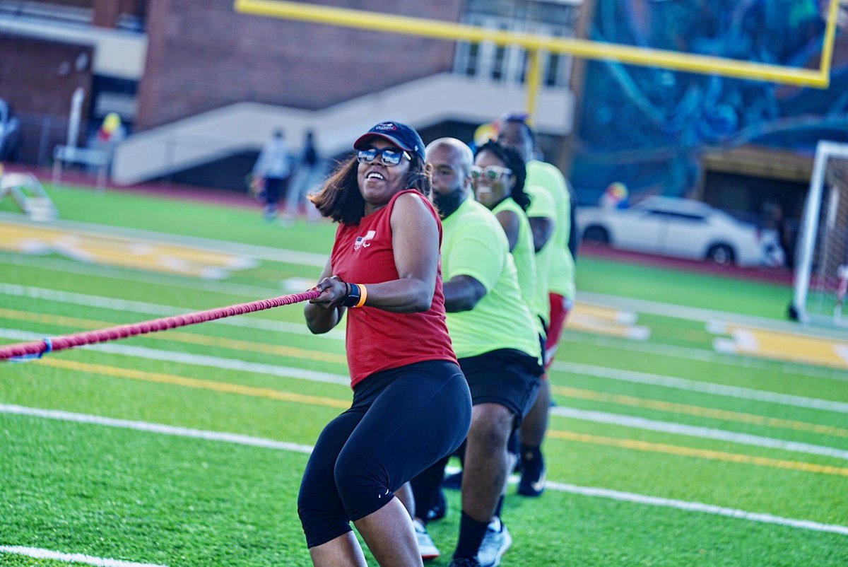 SCSSuptRay's tweet photo. We closed out the 2021 #SCSGames with a whole lot of muscle๐ช๐ฝ! The competition between our schools and business partners was fierce on the field!
Competition is a huge driver of motivation, accountability, performance, and innovation!
โค๏ธ๐๐ https://t.co/Uffa5DynvZ