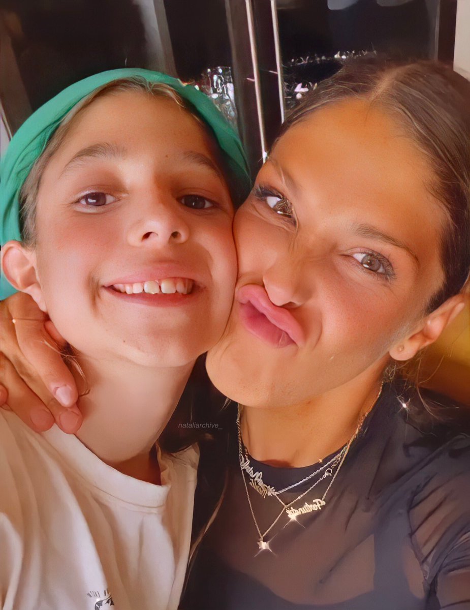 nataliarchive_'s tweet photo. back together 💚 https://t.co/xKivCYxabu