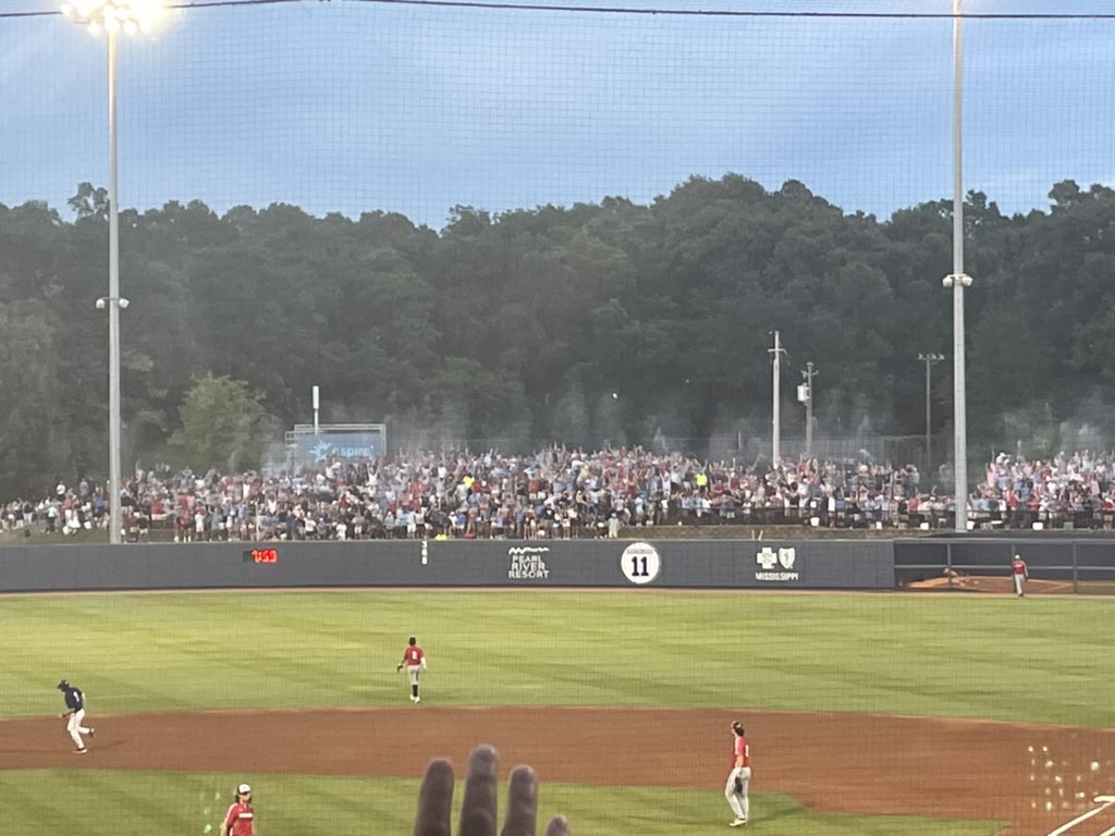 marjdalfd's tweet photo. @OleMissBSB @TimElko https://t.co/9gTzUWAN93