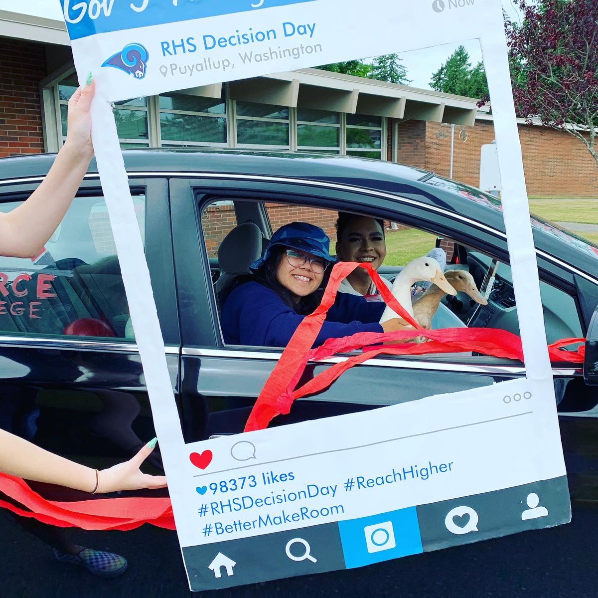 rhsdecisionday's tweet photo. 1/3: Today was another one for the record books. 🎉6th annual Decision Day was a success! We are so proud of our Class of 2021. 
Thank you to our seniors &amp; families for participating &amp; going all out to celebrate, our staff for their incredible help &amp; support throughout the event- https://t.co/QnZSjcxvkN
