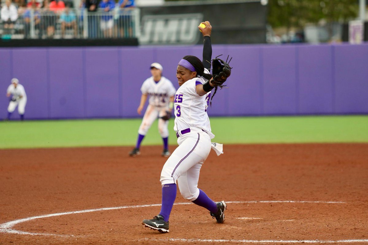 TheBreezeSports's tweet photo. SOFTBALL: Odicci Alexander and the Dukes get out of a jam to defeat Oklahoma State 2-1.

JMU is the first school to ever start the WCWS unseeded 2-0 and will play Sunday at 1 against who comes out of the loser bracket. https://t.co/NI9JHkEPzA