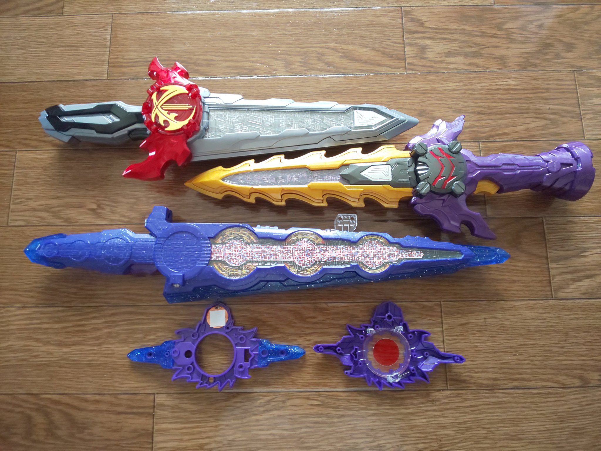 DX刃王剣クロスセイバー｜仮面ライダーおもちゃウェブ｜バンダイ