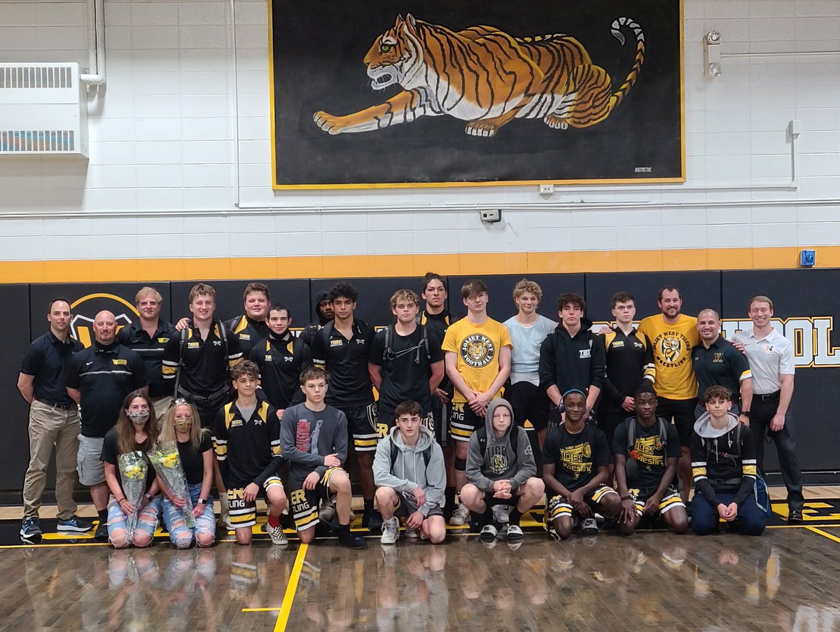 JolietWWrestle's tweet photo. 2021 SPC EAST DIVISION CONFERENCE CHAMPIONS #TPW4 #tigerpride https://t.co/lpxlHGArD8