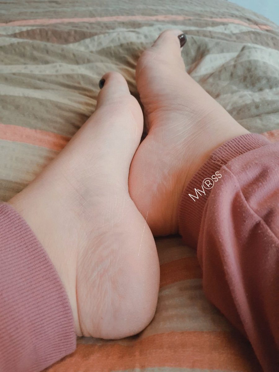 Leojospiscis's tweet photo. My®ss
#pieshermosos #pies #pieslindos #toes #feetpic #feet #prettyfeet #barefeet #instafeet #cutefeet #happyfeet #beautifulfeet #feetworship #perfectfeet #feetlovers #teamprettyfeet #feetstagram #feetmodel #feetfetishworld #feetlove  #feets #feetheat #feetpics #lovefeet https://t.co/JWCHmvsg3q