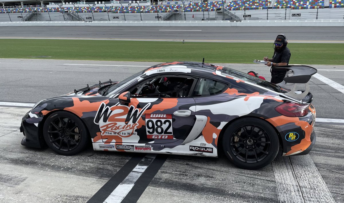 HunterO2's tweet image. Coaching and driving this weekend at Daytona. Had a great Friday so tomorrow should be good.