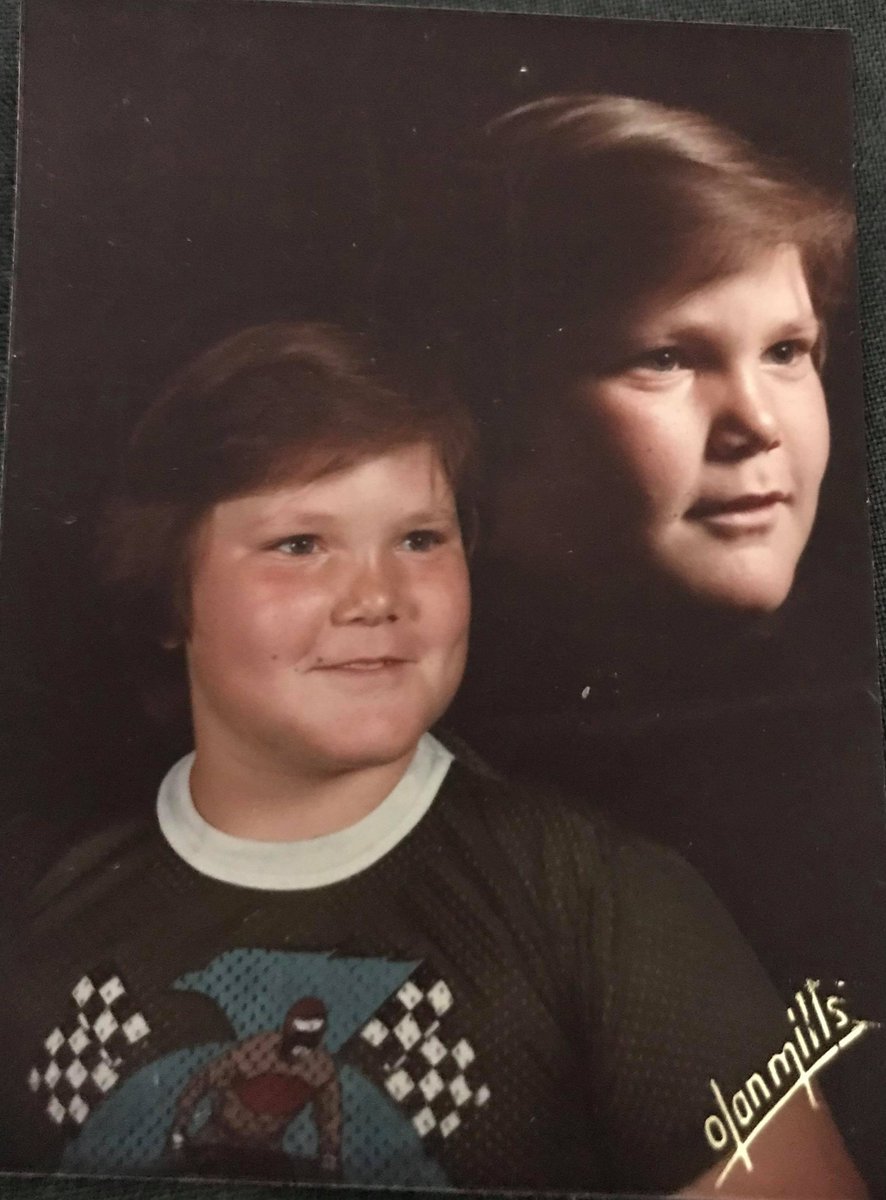 TheHodlLife's tweet photo. @RexChapman Well... Olan Mills the glamour shots for the West Side of Cincinnati back in the 70s and 80s... #ScaryHuh #Motocross https://t.co/6qfvmtEgG2