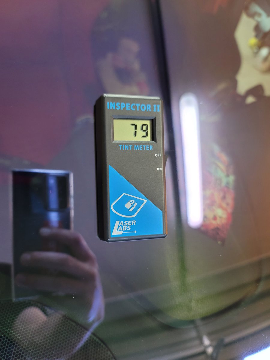 Tm Tint A Twitter オーナーさんの事情により以前貼ったスモークを剥がしたので フロントガラスにゴースト2ネオ フロントサイドに15 にて貼り直し Dodge Dodgecharger チャージャー ゴースト2ネオ スモークフィルム カーフィルム カーフィルム施工 東京