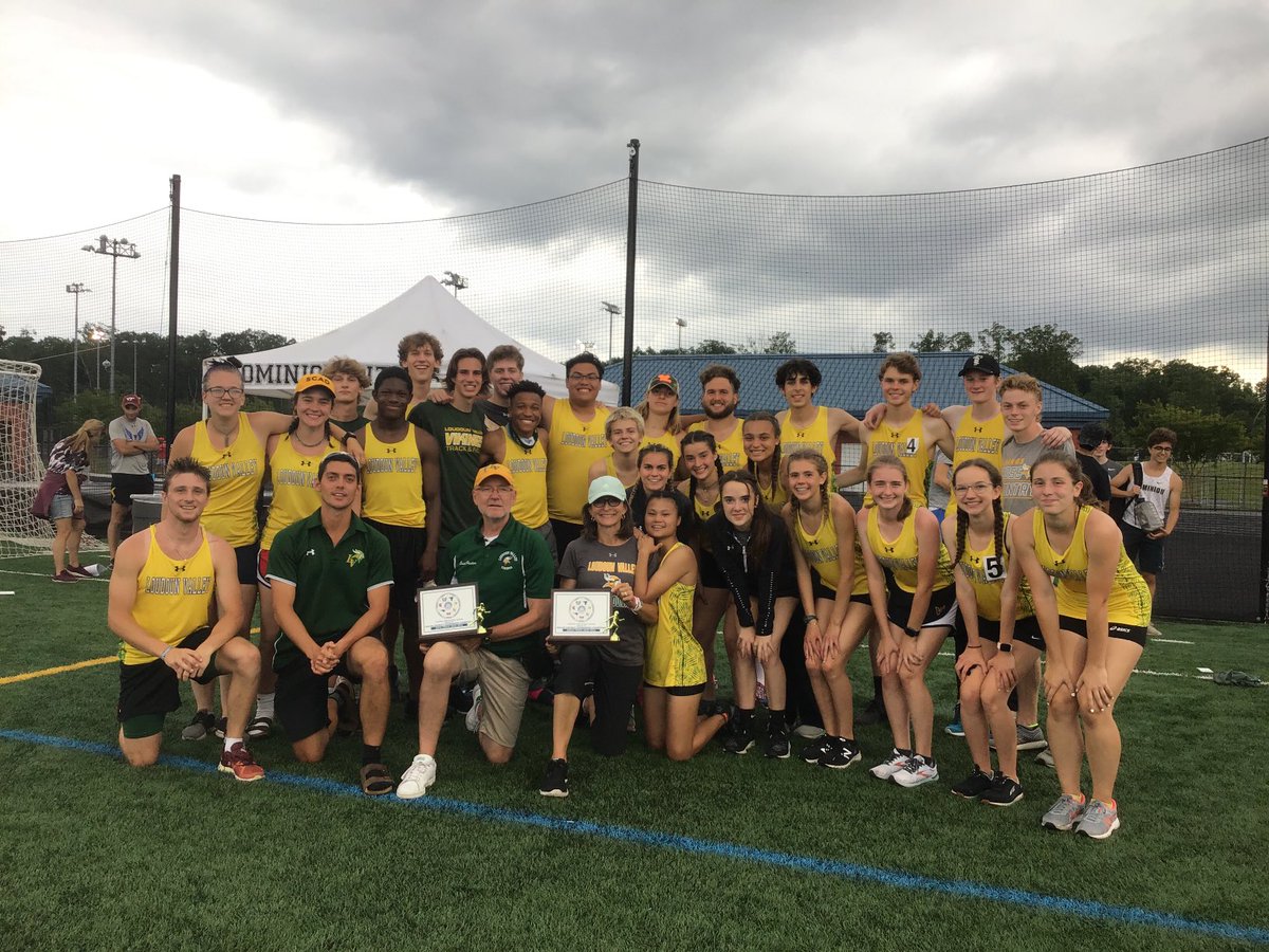runthe8's tweet photo. Double Dulles District Team Champs!  Girls won by 126 points! 😳 https://t.co/qr9kOUskxF
