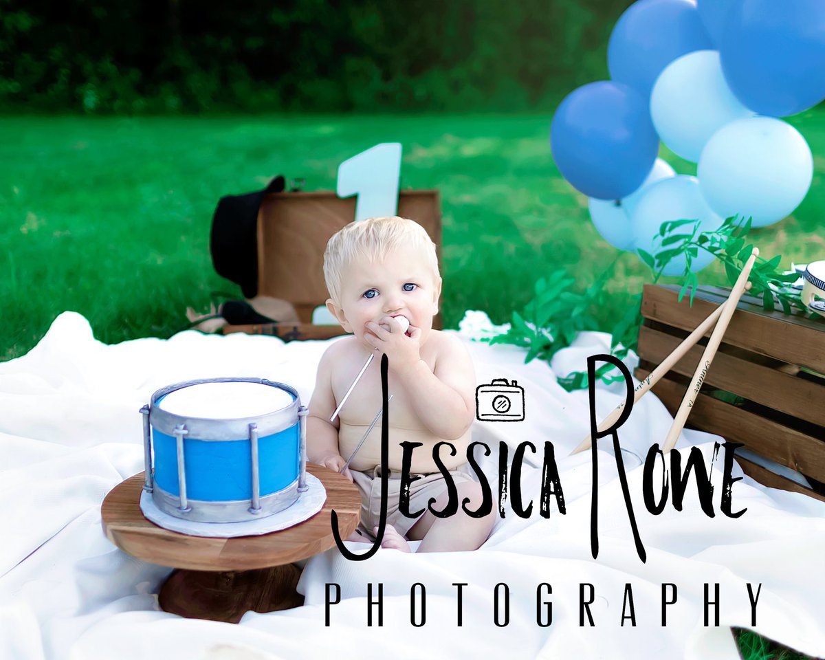 JessRowePHOTO's tweet image. Here is a sneak peek of this little guy 🤗 I can’t wait to finalize the edits and deliver the gallery! #photographer #indiana #fishersindiana #cakesmash #outdoorphotography #canon #adobe