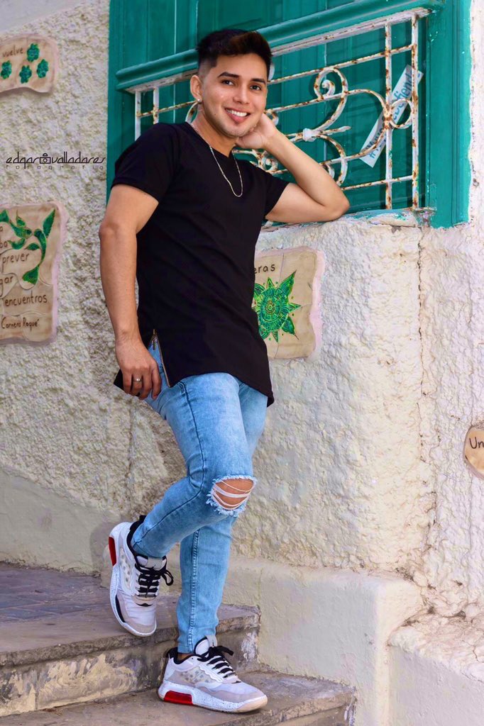 JIMMY_3R's tweet photo. “No te apures, que pronto llegará lo que tanto le pides a la vida.”
#jimmy_3r #gogostyle #barranco #j3r #lima #GS #smile https://t.co/3nVC3KyLd7