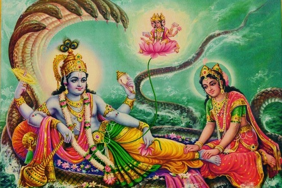 Vish_kc's tweet photo. ॐ

हे जिव्हे रससारज्ञे सर्वदा मधुरप्रिये ।
नारायणाख्यं पीयूषं पिब जिव्हे निरंतरम् ।।

सर्व रसांचे सार जाणणाऱ्या आणि नेहमीच गोड पदार्थ आवडणाऱ्या हे जीभे, तू नारायण नामाचे अमृत नित्य पीत जा. (सर्व रसांपेक्षा परमेश्वर नामाची गोडी अधिक आहे.)

  #सुप्रभात #सुभाषितम् 🌷☀️ https://t.co/3JlFwT7VvP