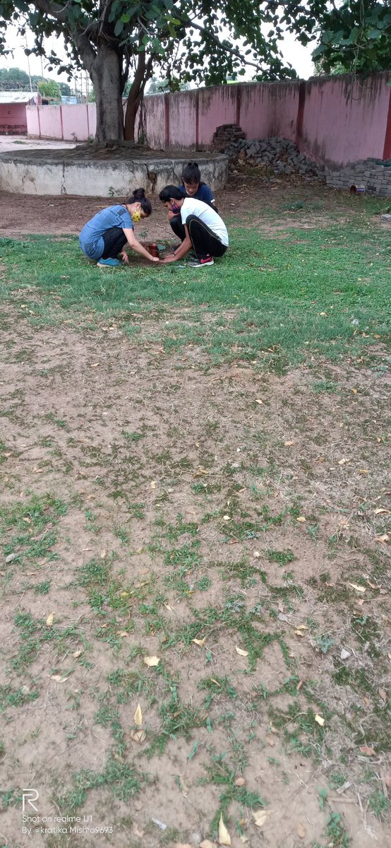 KRATIKA48751162's tweet photo. @_NSSIndia 
@nss_to 
@NSSRDBhopal 
@GovtNss 
@DrKusumKashyap 
@collchhatarpur 
@RAHULSI69709817 
@CMMadhyaPradesh
@PMOIndia 
@GovtMaharaja 
@JituP_office
#WordEnvironmentDay
पेड़ों के न बने भक्षक, आओ सब मिलकर के बने इनके रक्षक.
#save_buxwaha_forest https://t.co/jjBfwODPL3