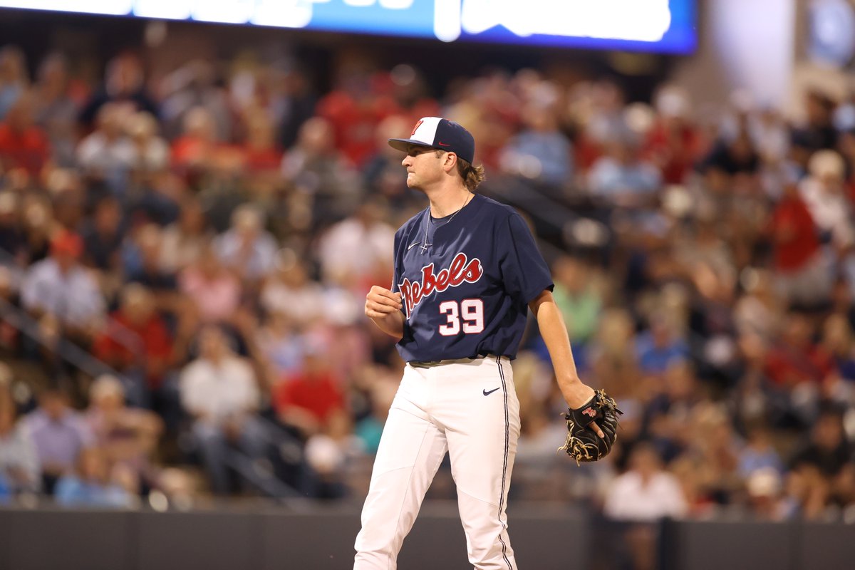 OleMissBSB's tweet photo. Mid 6 | JFD, 1-2-3.

Too easy for the kid.

#RebsBSB 5, SEMO 2 https://t.co/4Rzsxk1w5Q