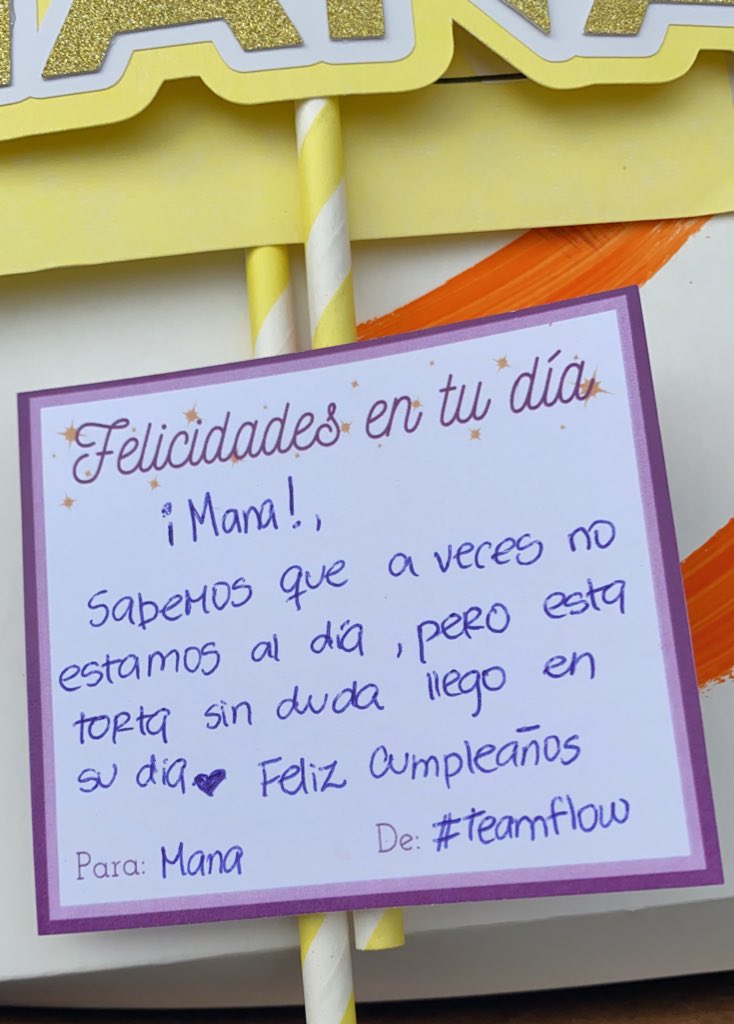 Manaizaguirre's tweet photo. Cumpleaños en la oficina ♥️ #FLOWteam https://t.co/lpk7A1mp6F