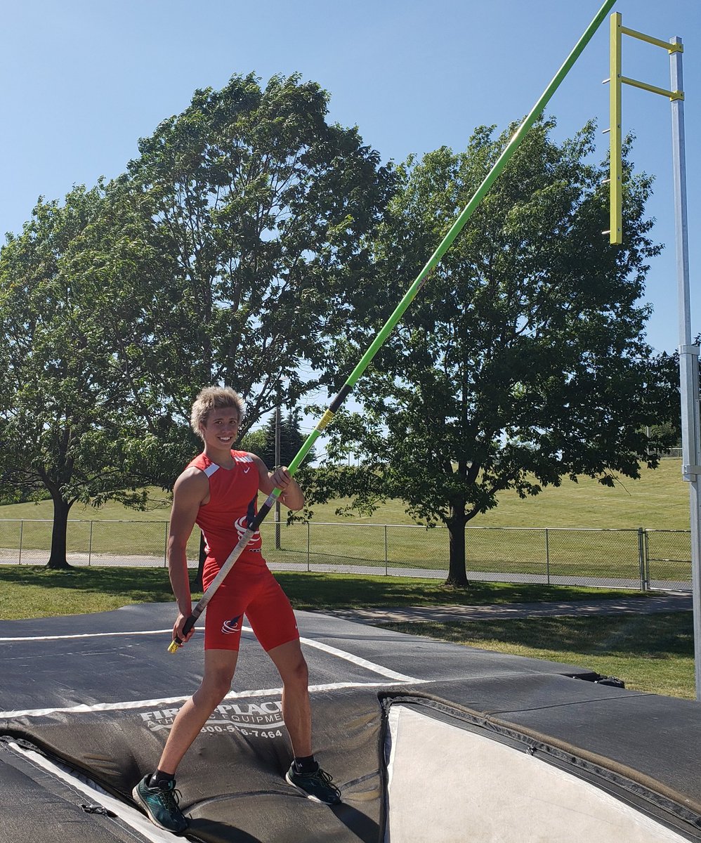 runsehs's tweet photo. #upstate8 conf CHAMP!
Oliver Coric in the PVault! Setting a NEW SCHOOL RECORD of 12'10" https://t.co/Hk5rnMe0lc