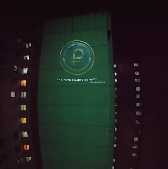 RECripto's tweet photo. #Hoy viernes en la noche desde San Antonio de Los Altos, estado Miranda

 📢📢📢

¡EL PETRO EXISTE Y ES REAL!

#criptofveu #FVEU #REC #cripcoin #economíadigital #criptomonedas #ptr #Petro #BTC #Miranda
#Venezuela 🇻🇪 

@JoselitRamirez
@NicolasMaduro https://t.co/AwfwYZIKi8
