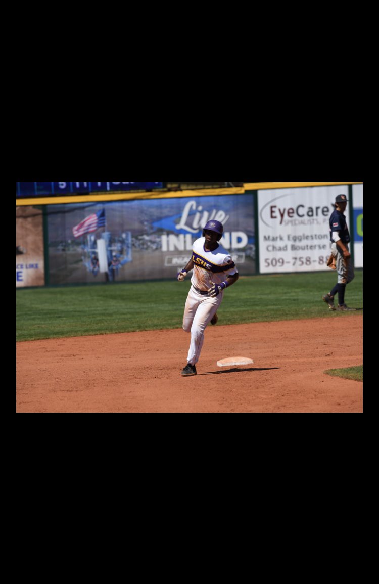 ms15morgan's tweet photo. Thank you LSUS.. All the long weekends, countless hours of practice, and crazy moments will never be forgotten.. Baseball taught me a lot of things and for it to end like this is nothing but a blessing! I appreciate everyone that played a part in my baseball career. 25 OUT✌🏽 https://t.co/e4t3NAbwel