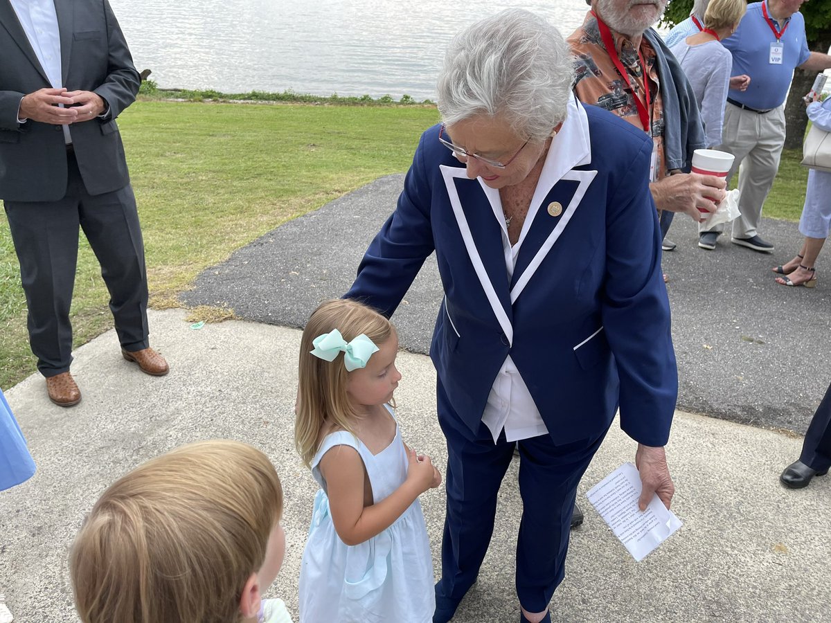 kayiveyforgov's tweet photo. Great night on the campaign trail in Guntersville with @willainsworthAL! The folks in North Alabama know that Alabama is working again, and the best is yet to come. Appreciate all the support. https://t.co/kw5HTRB3EE