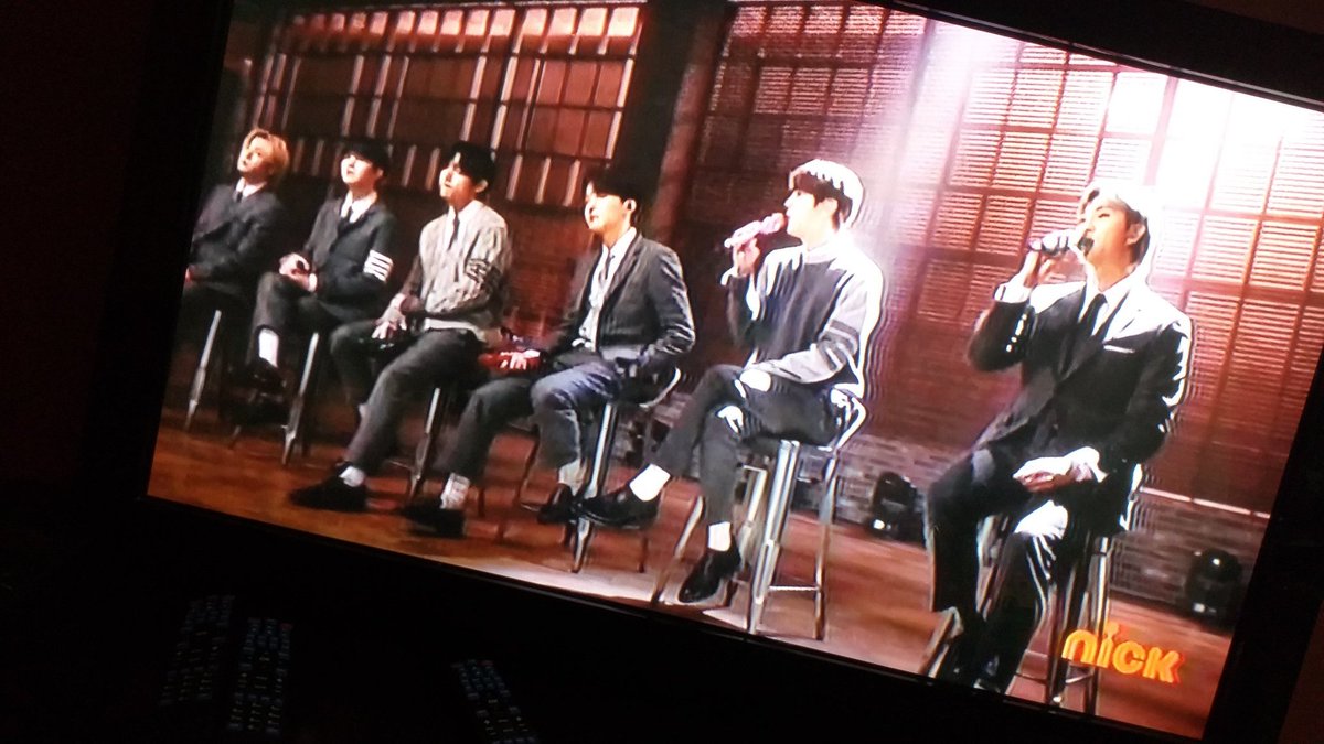 BrendaLRdz's tweet photo. Lo vieron? Ayyyy lloro🥺💜 #BTSUnplugged #BTSxNick #BTS #BTSARMY @BTS_twt https://t.co/uZgxeRv34y