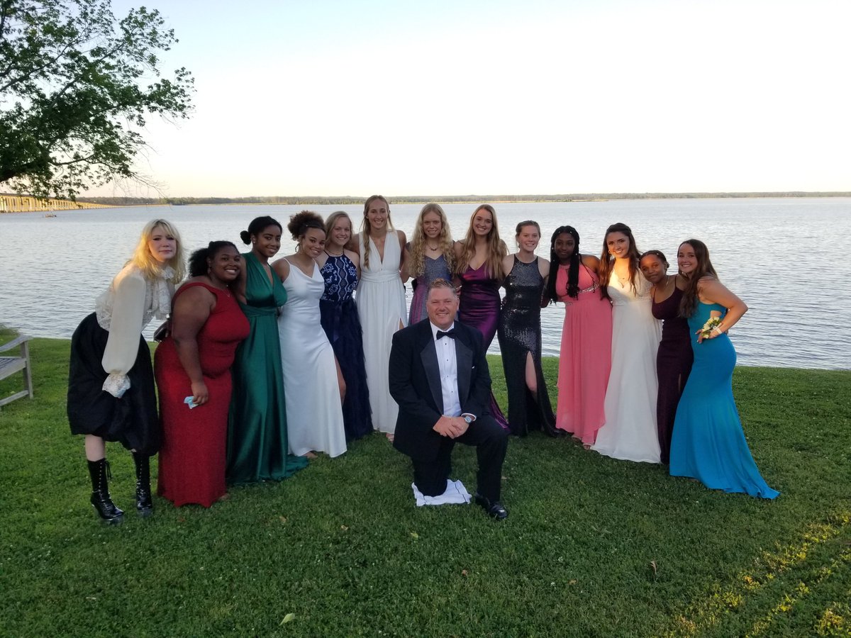 Hard to recognize Coach Pierce and his team all looking so sharp! #MayBall2021 #Softball