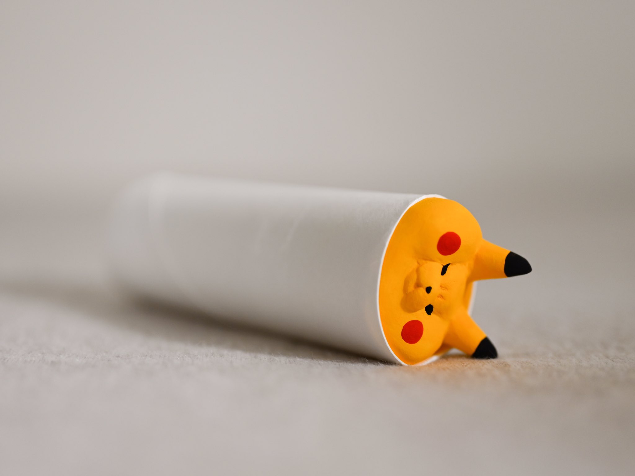 もんとみ もっちり動物造形作家 書籍発売中です 頬袋が詰まってトイレットペーパーの芯から抜け出せなくなったピカチュウ T Co 4rmljwyhjk Twitter