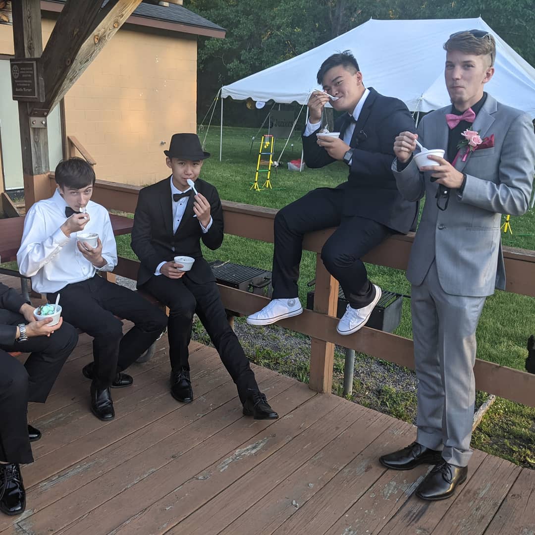 MUebbing's tweet photo. @GreeceOdyssey Junior PROM! #WeAreOdyssey https://t.co/baQr72wAm9
