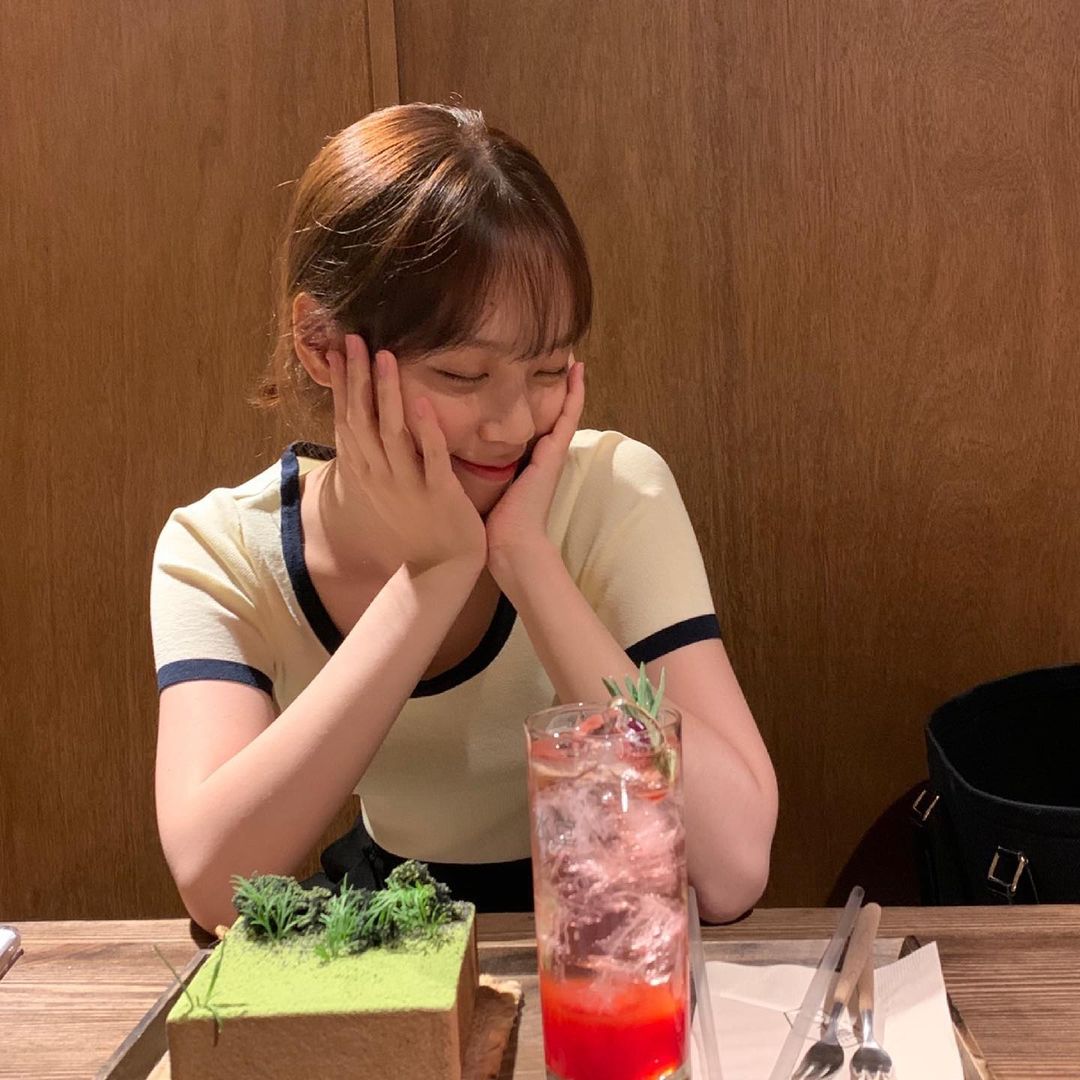 chaewingum's tweet photo. @RPWORLDFESS Girlfriend-Chae? YES! ✅ https://t.co/J9Mdos3qbB